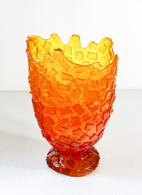 Vaso in resina Rock design Gaetano PESCE per FISH Design. Italia, 2017