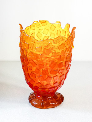 Vaso in resina Rock design Gaetano PESCE per FISH Design. Italia, 2017