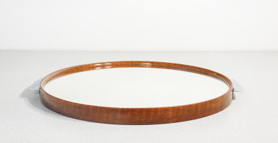 Vassoio circolare Art Decò con cornice in legno e superficie a specchio. Anni 60