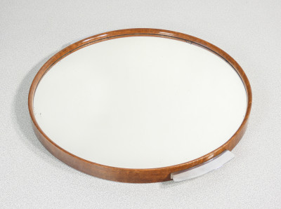 Vassoio circolare Art Decò con cornice in legno e superficie a specchio. Anni 60
