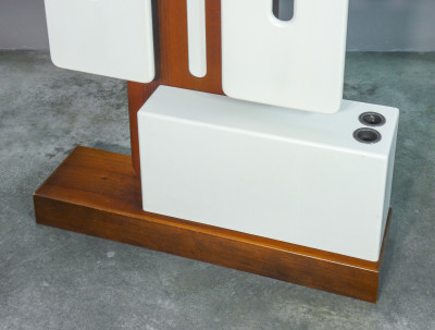 Appendiabiti, design Luigi SORMANI, in legno e materiali plastici. Italia, Anni 70