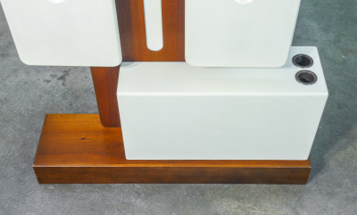 Appendiabiti, design Luigi SORMANI, in legno e materiali plastici. Italia, Anni 70
