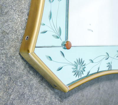 Consolle con specchio, design CRISTAL ART, in ottone, con specchio bicolore molato. Italia, Anni 50