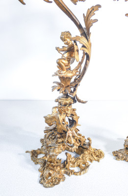 Coppia di grandi candelabri a sei lumi Napoleone III in bronzo dorato. Metà Ottocento