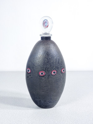 Coppia di bottiglie della serie Scavo in vetro sonoro soffiato, design Alfredo BARBINI. Murano, Anni 70