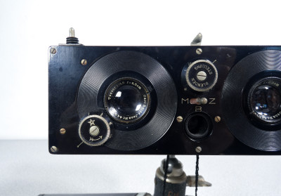Fotocamera stereoscopica ICA Polyscop con obiettivi Carl Zeiss Tessar. Germania, Anni 10/20