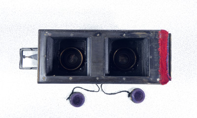 Fotocamera stereoscopica ICA Polyscop con obiettivi Carl Zeiss Tessar. Germania, Anni 10/20