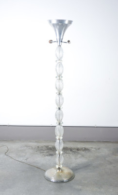 Lampada da terra a tre lumi in vetro soffiato BAROVIER & TOSO, fusto a elementi baccellati. Murano, Anni 40