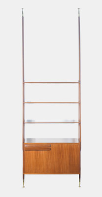 Libreria cielo-terra design italiano degli anni 70, in legno, con tre mensole e due cassetti. Italia, Anni 70