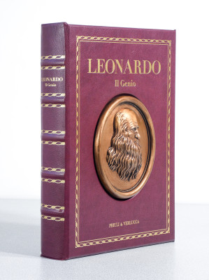 Libro da collezione LEONARDO Il Genio, edizione limitata e numerata 202/300, bassorilievo in bronzo. Scripta Maneant per Priuli & Verlucca. Italia, 2018