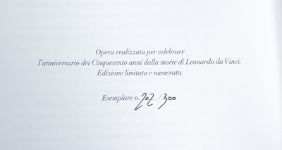 Libro da collezione LEONARDO Il Genio, edizione limitata e numerata 202/300, bassorilievo in bronzo. Scripta Maneant per Priuli & Verlucca. Italia, 2018