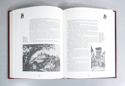 Libro da collezione ROCCHE, CASTELLI e ANTICHI MANIERI Piemonte, con formella di Ugo NESPOLO. Edizione limitata e numerata 674/999. ARS Edizioni d'Arte. Italia, 1998