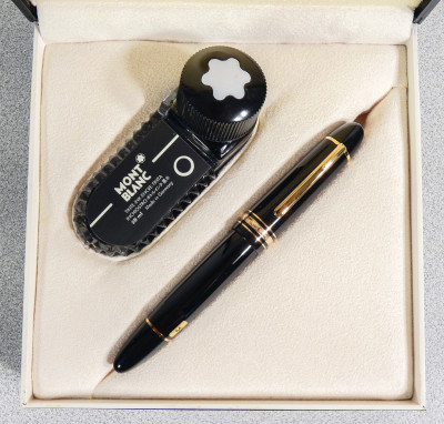 Penna stilografica MONTBLANC Meisterstuck n° 149, caricamento a stantuffo in custodia originale con inchiostro, libretto e garanzia. Germania