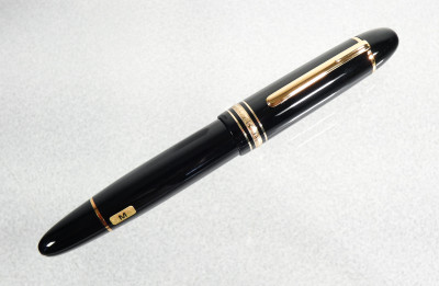 Penna stilografica MONTBLANC Meisterstuck n° 149, caricamento a stantuffo in custodia originale con inchiostro, libretto e garanzia. Germania