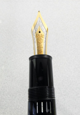 Penna stilografica MONTBLANC Meisterstuck n° 149, caricamento a stantuffo in custodia originale con inchiostro, libretto e garanzia. Germania