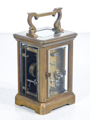 Orologio Officier, Pendulette con sveglia. Funzionante. Primo Novecento