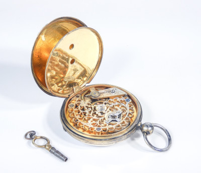 Orologio da tasca con carica a chiavetta M. I. TOBIAS, con custodia/espositore. Liverpool, Metà Ottocento