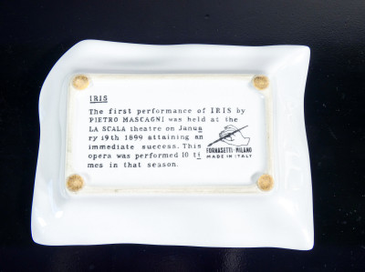 Piattino portacenere design FORNASETTI, IRIS, Pietro Mascagni. Italia, Anni 70