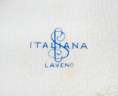 Piatto in porcellana con stemmi della regina Margherita di Savoia, Società Ceramica Italiana, S.C.I. LAVENO Italia, Fine Ottocento Primo Novecento
