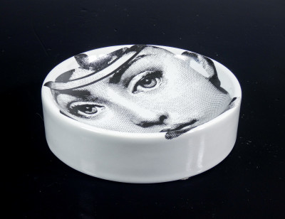 Portacenere, piattino svuotatasche, design Piero FORNASETTI. Italia, Anni 70