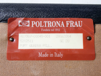 Pouf Quadra, design Poltrona FRAU, in pelle nera. Italia, Anni 90