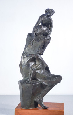 Scultura in bronzo, Madre con due bambini, firmata alla base. Italia, Metà Novecento