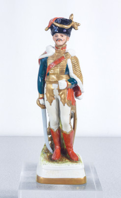 Scultura raffigurante Eugène de Beauharnais, BOURDOIS & BLOCH in porcellana dipinta a mano. Francia, Primo Novecento