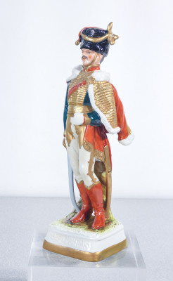 Scultura raffigurante Eugène de Beauharnais, BOURDOIS & BLOCH in porcellana dipinta a mano. Francia, Primo Novecento