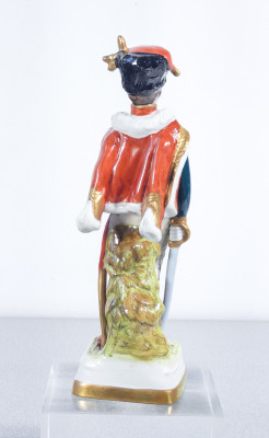 Scultura raffigurante Eugène de Beauharnais, BOURDOIS & BLOCH in porcellana dipinta a mano. Francia, Primo Novecento
