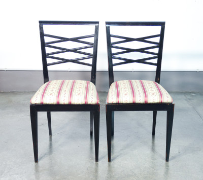 Set di quattro sedie di design italiano degli anni 40, in legno laccato nero