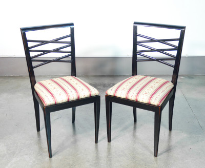 Set di quattro sedie di design italiano degli anni 40, in legno laccato nero