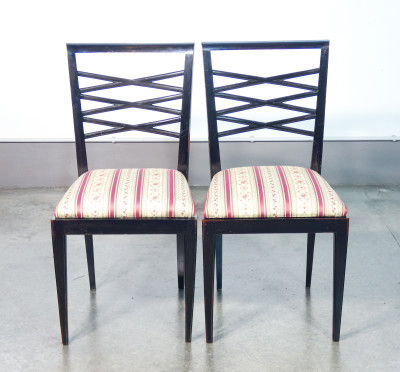 Set di quattro sedie di design italiano degli anni 40, in legno laccato nero
