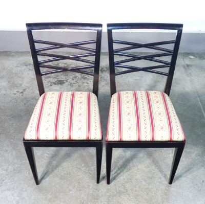Set di quattro sedie di design italiano degli anni 40, in legno laccato nero
