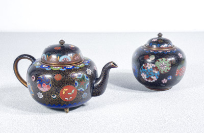 ?? SET TEIERA ZUCCHERIERA CLOISONNE NERO GIAPPONE MEIJI EPOCA FIORI FARFALLE