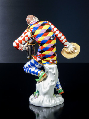 Statuina in porcellana di MEISSEN Arlecchino, Commedia dell'Arte. Germania, Anni 70