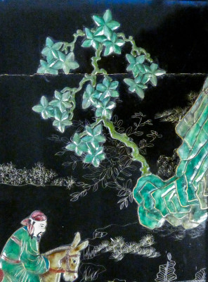 Tavolino basso cinese con intarsi in pietre dure. Cina, XX sec.