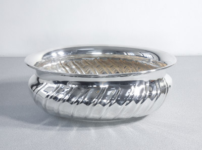 Vaso centrotavola in metallo placcato argento, silver plated. OLRI, Rino Greggio Argenterie. XX sec.