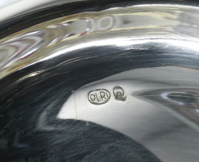 Vaso centrotavola in metallo placcato argento, silver plated. OLRI, Rino Greggio Argenterie. XX sec.