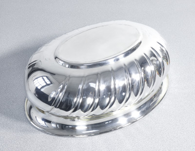 Vaso centrotavola in metallo placcato argento, silver plated. OLRI, Rino Greggio Argenterie. XX sec.