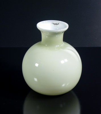 Vaso in vetro soffiato incamiciato di Murano, design VEART. Murano, Anni 90