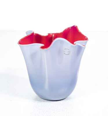 Vaso Fazzoletto design Fulvio BIANCONI per VENINI. Murano, 2023
