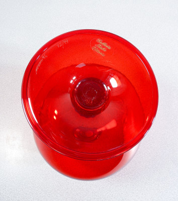 Vaso Veronese firmato VENINI, design originale di V. Zecchin. Versione rossa, numerato 72/99. Italia, 1994