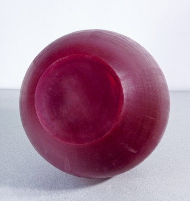 Grande vaso in vetro soffiato di Murano decorato con fitto reticolato inciso. Italia, Anni 90